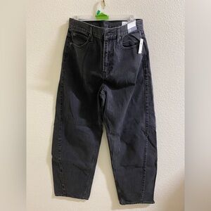 NWT GAP Women’s Dark Gray Relaxed Barrel Cut Jeans 28